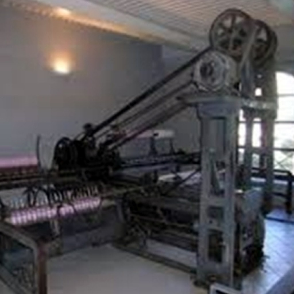 MUMAT museo della macchibe tessile