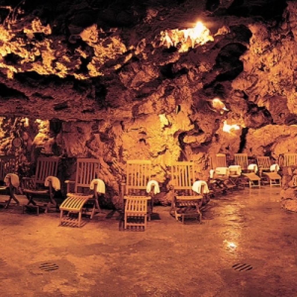 Monsummano Terme (PT)
Grotta termale con stabilimento