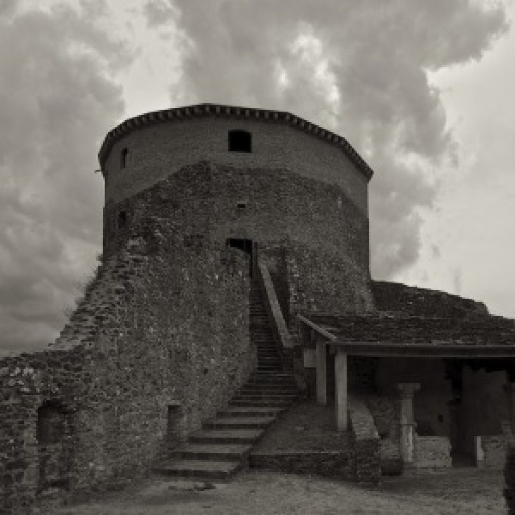 Camporgiano (LU)
Fortezza visitabile del XIV° secolo con museo