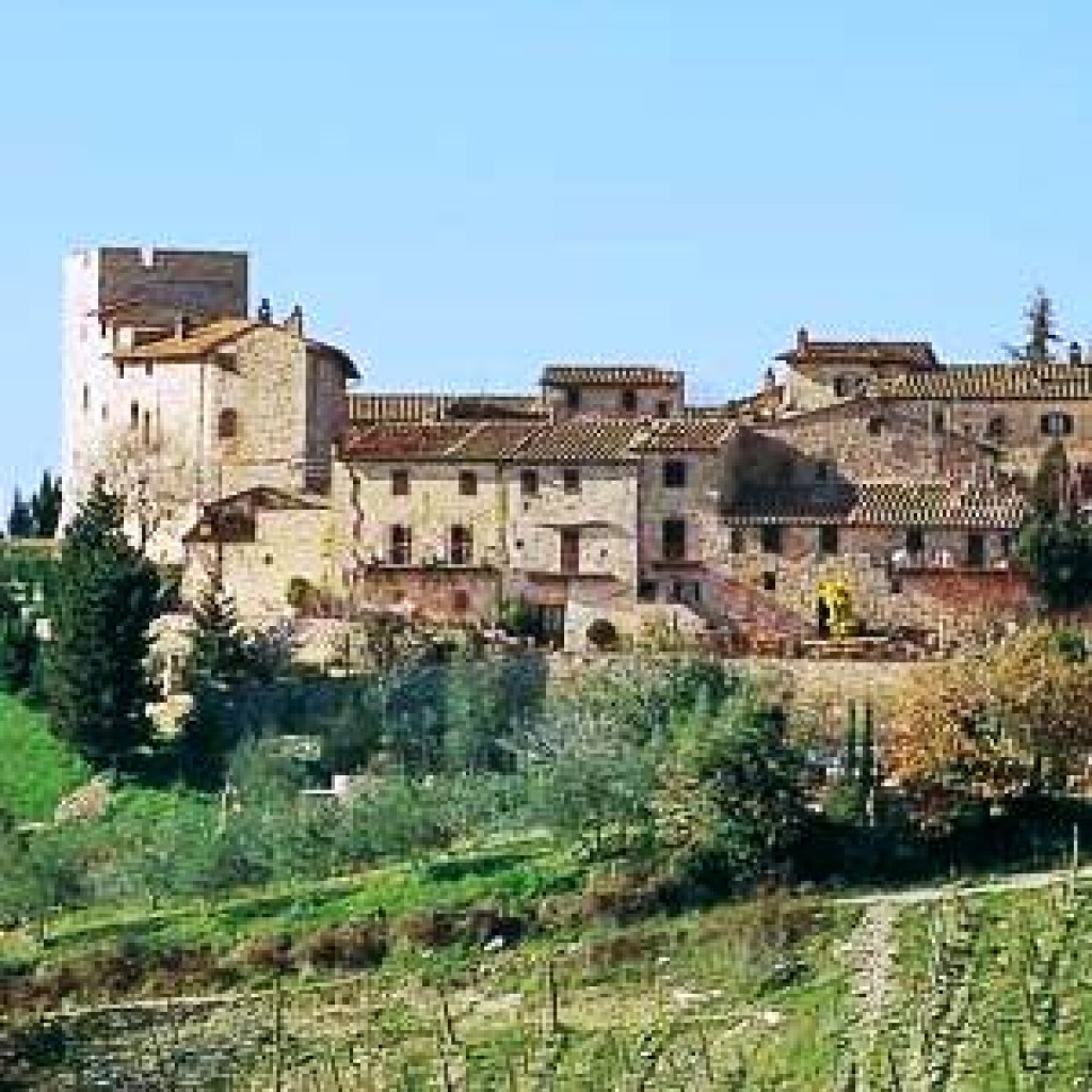 Borgo e castello del XII° secolo.