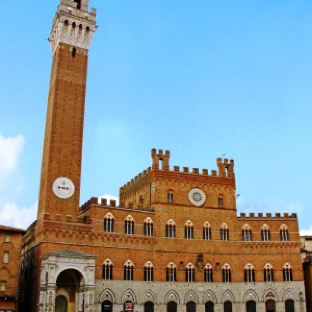 Siena (SI)
Torre del Mangia . palazzo e torre campanaria del XIV secolo