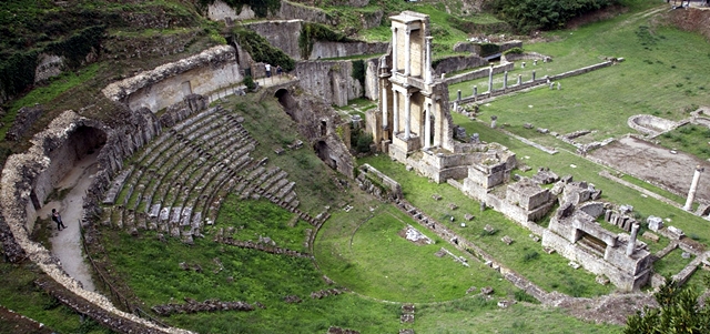 teatro romano di volterra